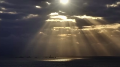 Die Sonnenstrahlen treffen nicht parallel auf die Erde!