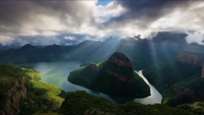 Die Sonnenstrahlen treffen nicht parallel auf die Erde!